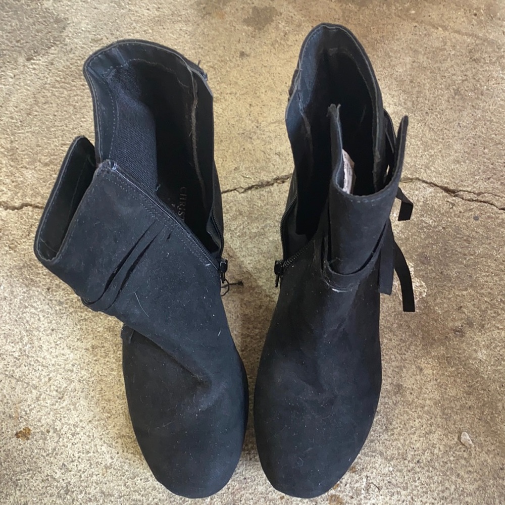 Heeled booties